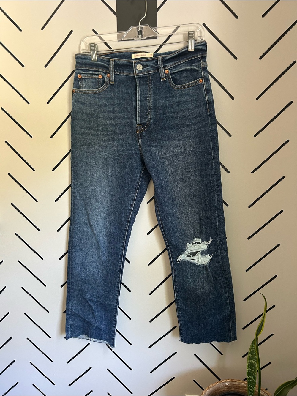 Levi’s wedgie straight leg cropped jeans